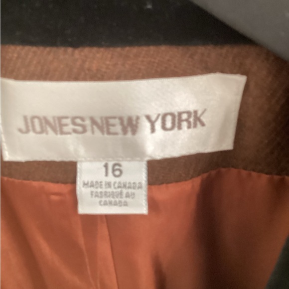 Ladies Two Piece Suit - Picture 5 of 6